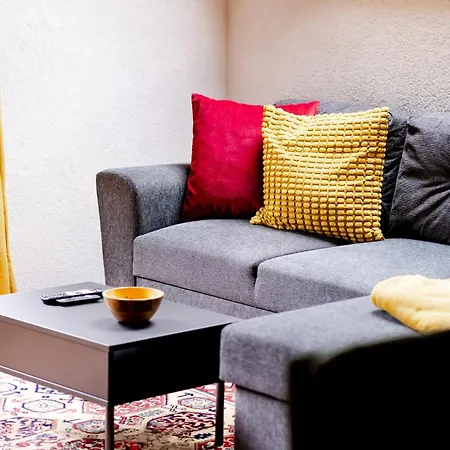 Birds-nest Balkon Kaminofen アパート